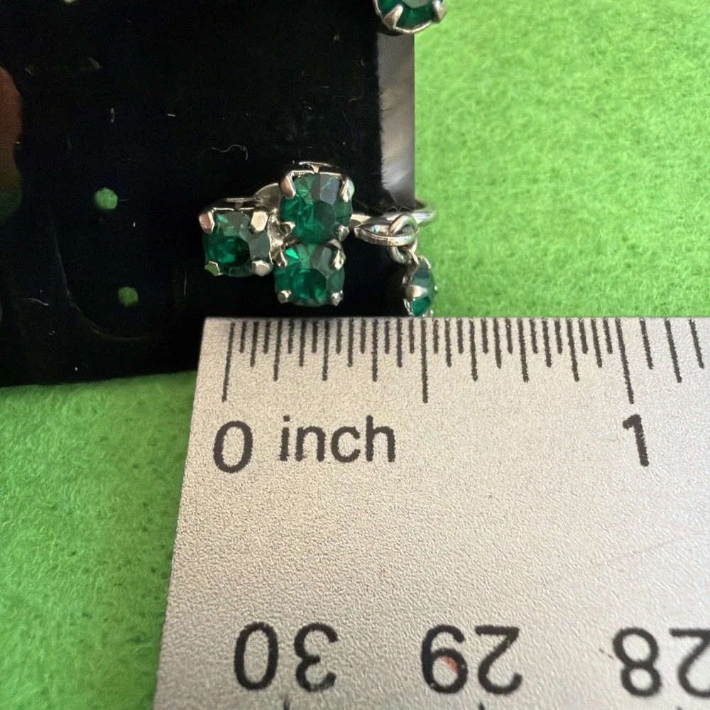 Vtg 1940s Irish Celtic Emerald Green Rhinestone Dangle Drop Clip On Earrings